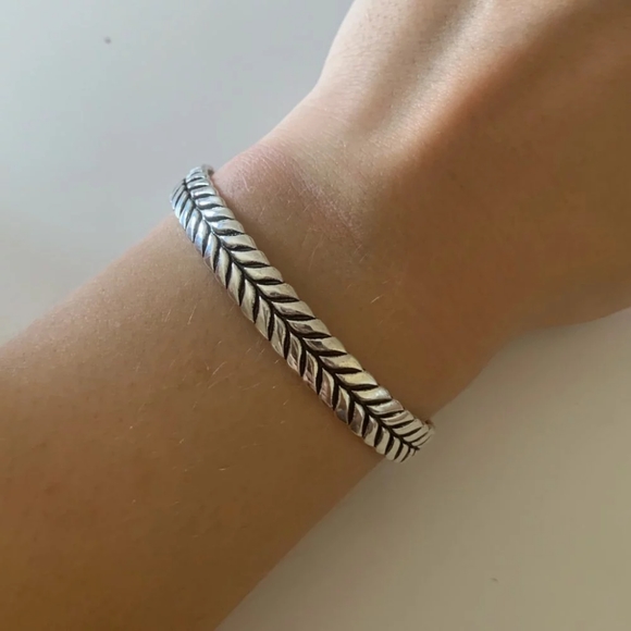 NEW 925 Silver Thick Arrow Bangle Bracelet Cuff - Picture 3 of 13